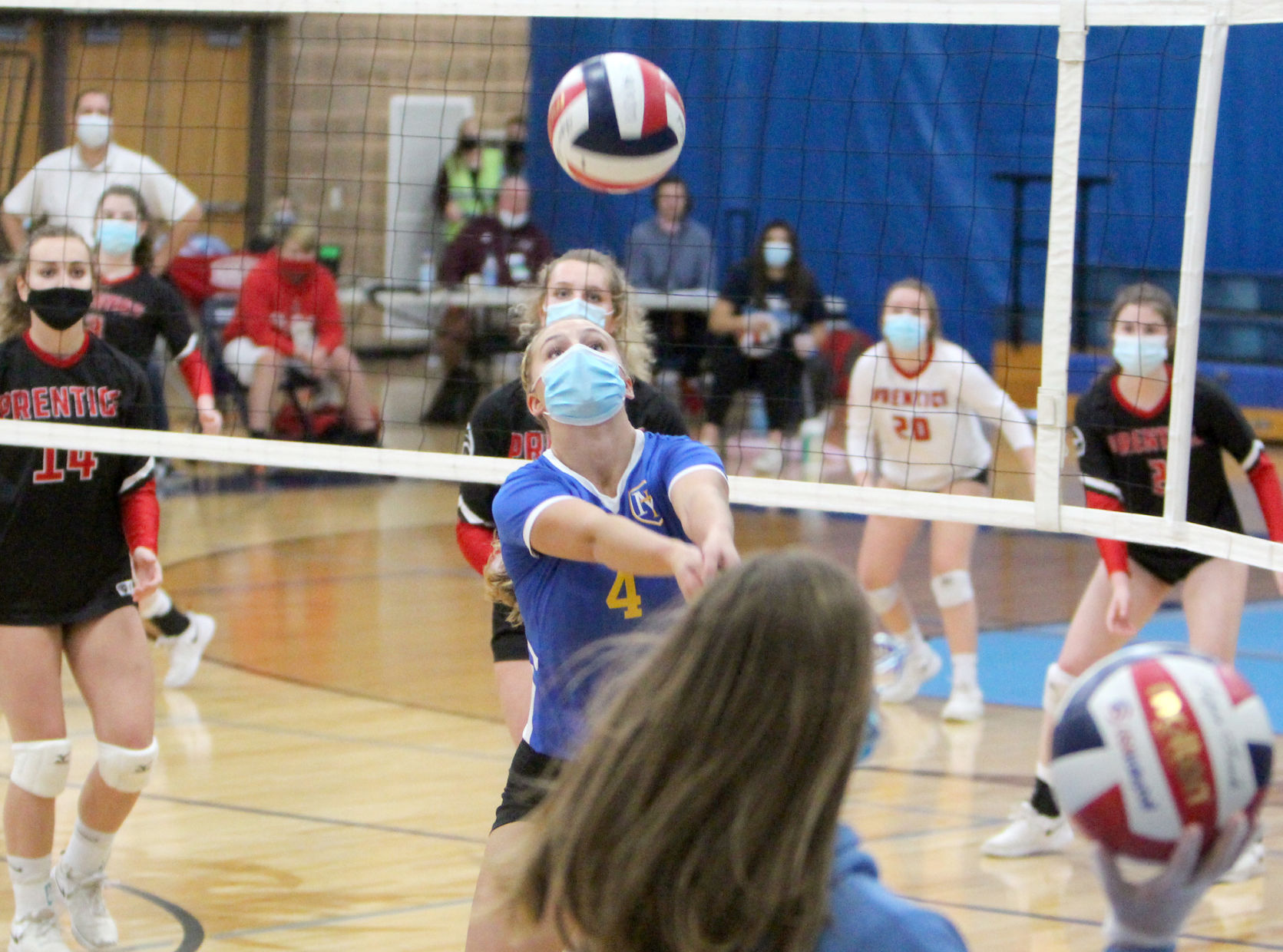 McDonell volleyball vs Prentice at Division 4 state semifinals 11-7-20